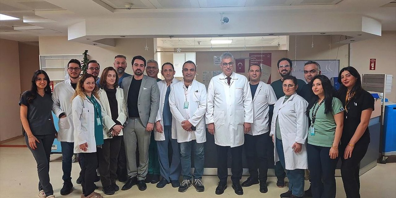 Bakan Memişoğlu, Yeni Yılın İlk Mesai Gününde Sağlık Çalışanlarıyla Bir Araya Geldi