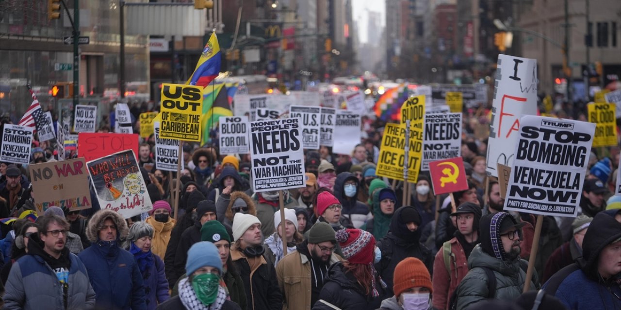 Maduro'nun Yargılanmak Üzere ABD'ye Getirilmesi, New York'ta Protesto Edildi