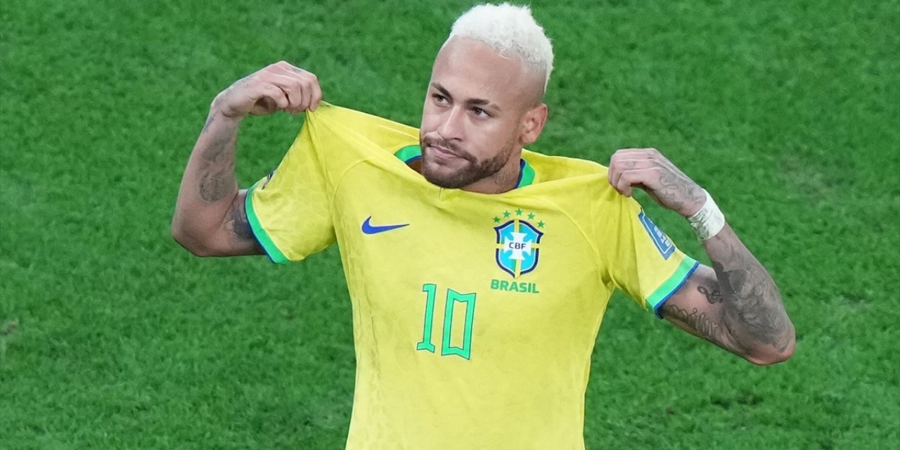 Neymar, Santos İle Sözleşmesini 2026 Sonuna Kadar Uzattı