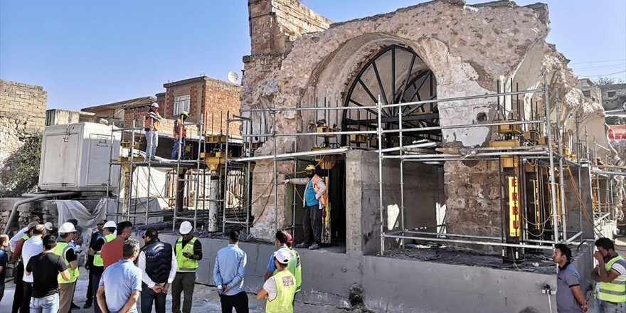 Hasankeyf'te Bulunan Tarihi Eserin Taşınmasına Başlandı