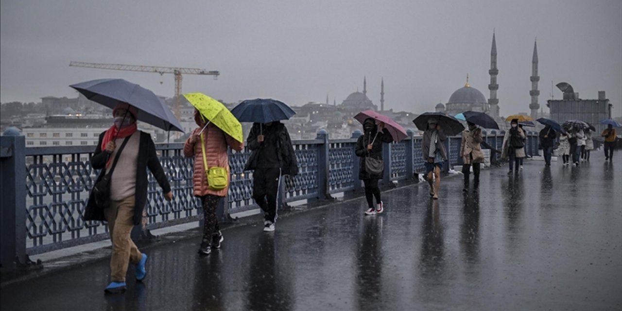 Akom'dan İstanbul İçin Fırtına ve Sağanak Uyarısı