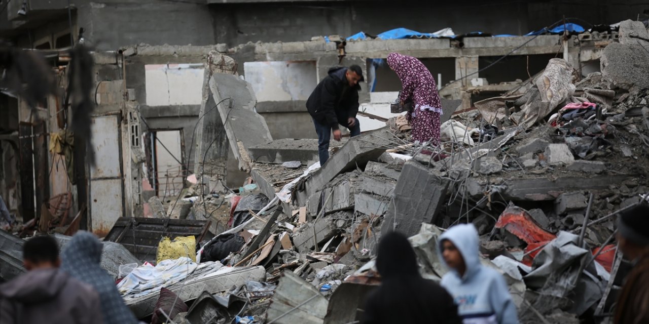 İsrail, Gazze Şeridi'ne Hava ve Topçu Saldırılarını Sürdürdü