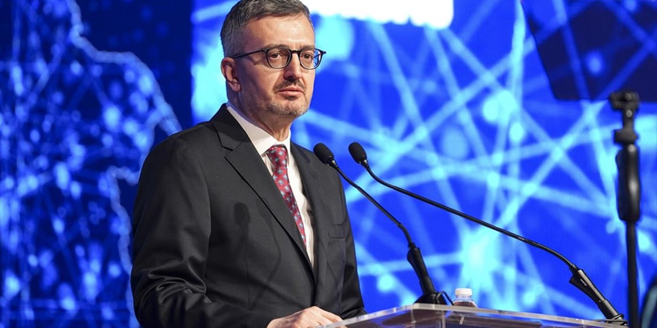 İletişim Başkanı Duran: Bizi Yönlendiren Şey, Yapay Zekalar Olmamalı