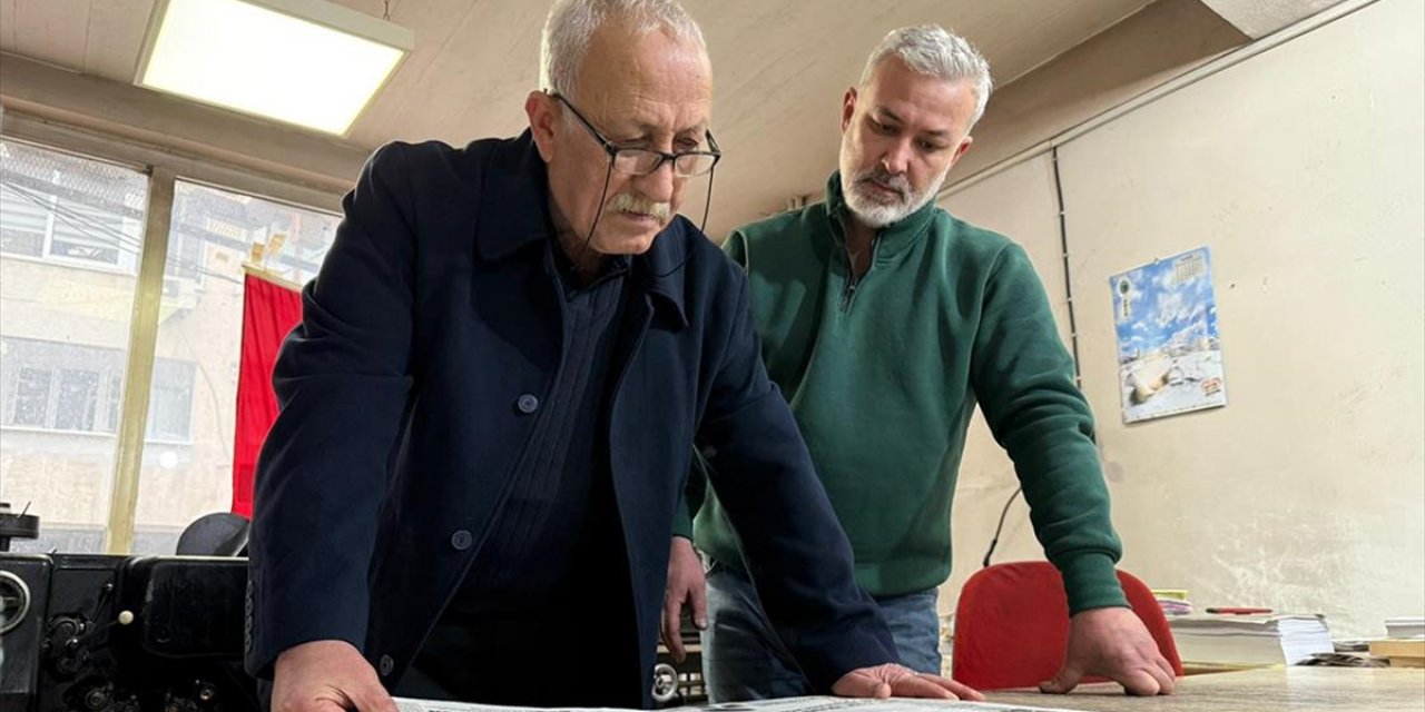 42 Yıllık Gazeteci Birikimini Aktardığı Oğluyla Mesleğini Sürdürüyor