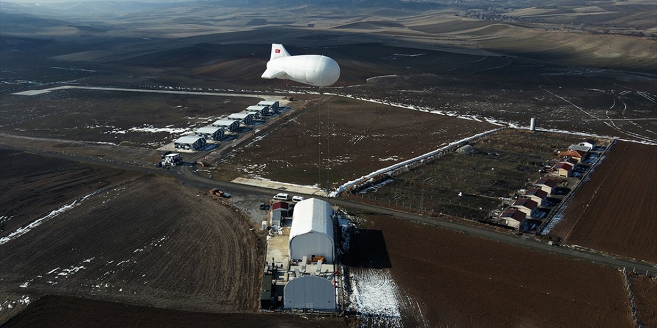 "Uçan Karakol" Gökçeri Sınırları Zorluyor