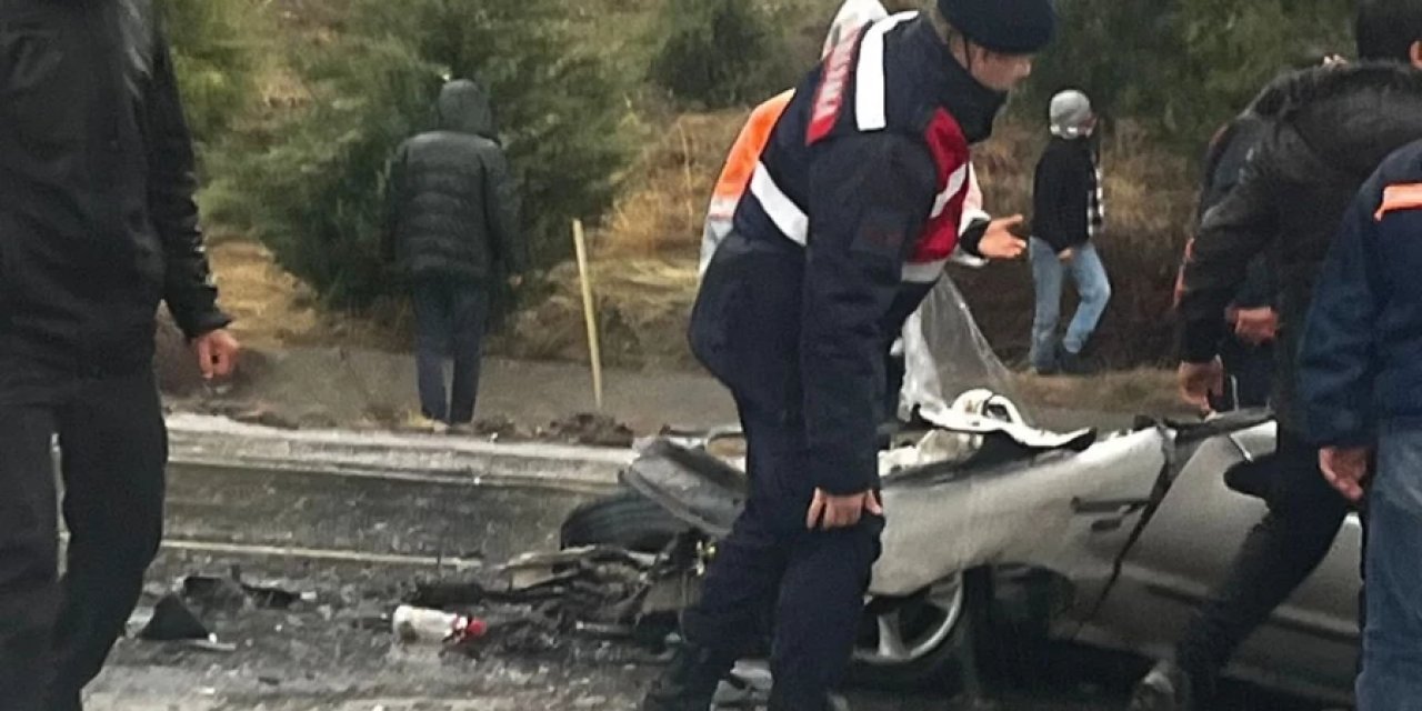 Korkunç Kaza! Yolcu Otobüsüyle Otomobil Çarpıştı: Çok Sayıda Ölü ve Yaralı Var