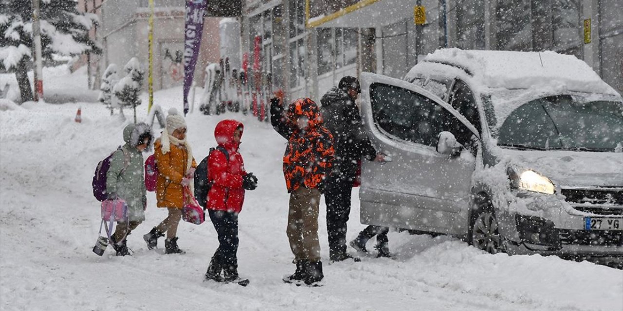 Yurtta Kar Yağışı ve Soğuk Hava Etkili Oluyor