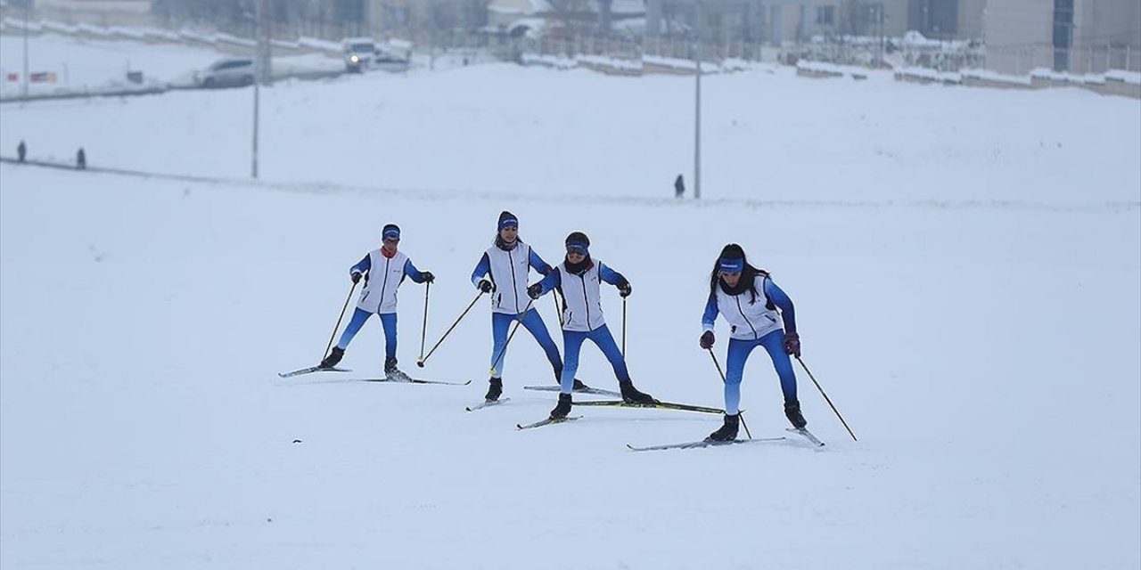 Muşlu Kayakçılar Dondurucu Soğukta Şampiyonalara Hazırlanıyor