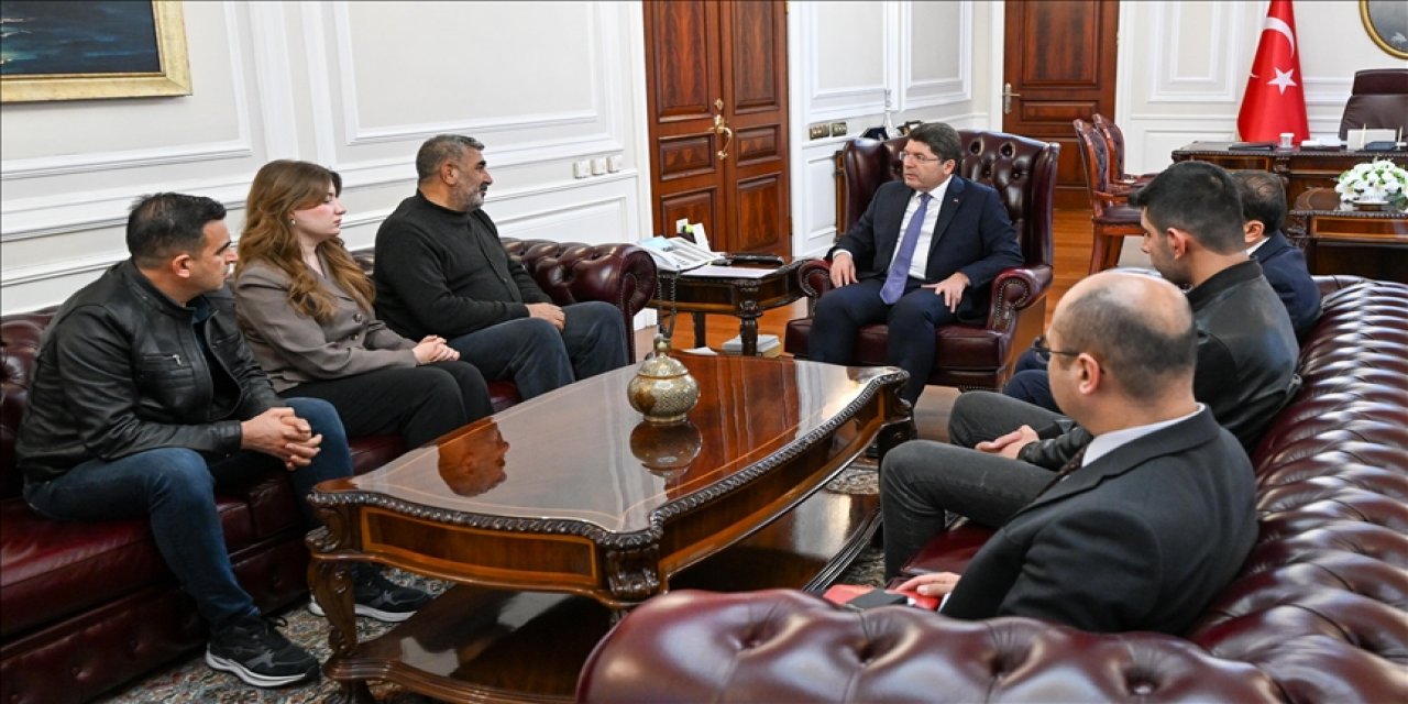 Adalet Bakanı Tunç, Rojin Kabaiş'in Ailesiyle Görüştü