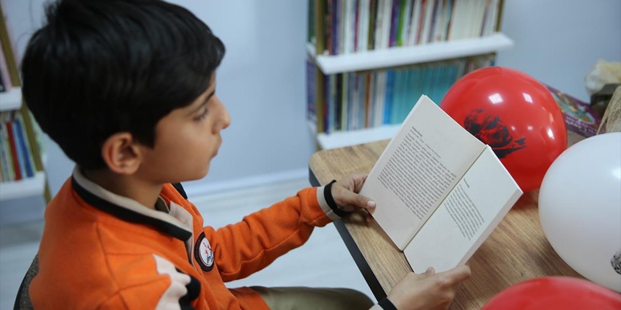 Aydınlı Çiftin Eğitim Sevdası Siirt'te Kütüphaneye Dönüştü