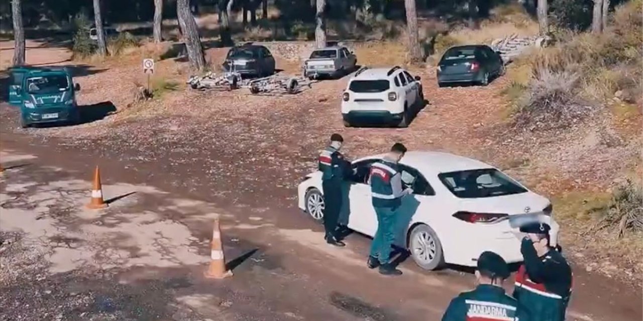 Göçmen Kaçakçılığı Organizatörlerine Yönelik Operasyonlarda 50 Şüpheli Tutuklandı