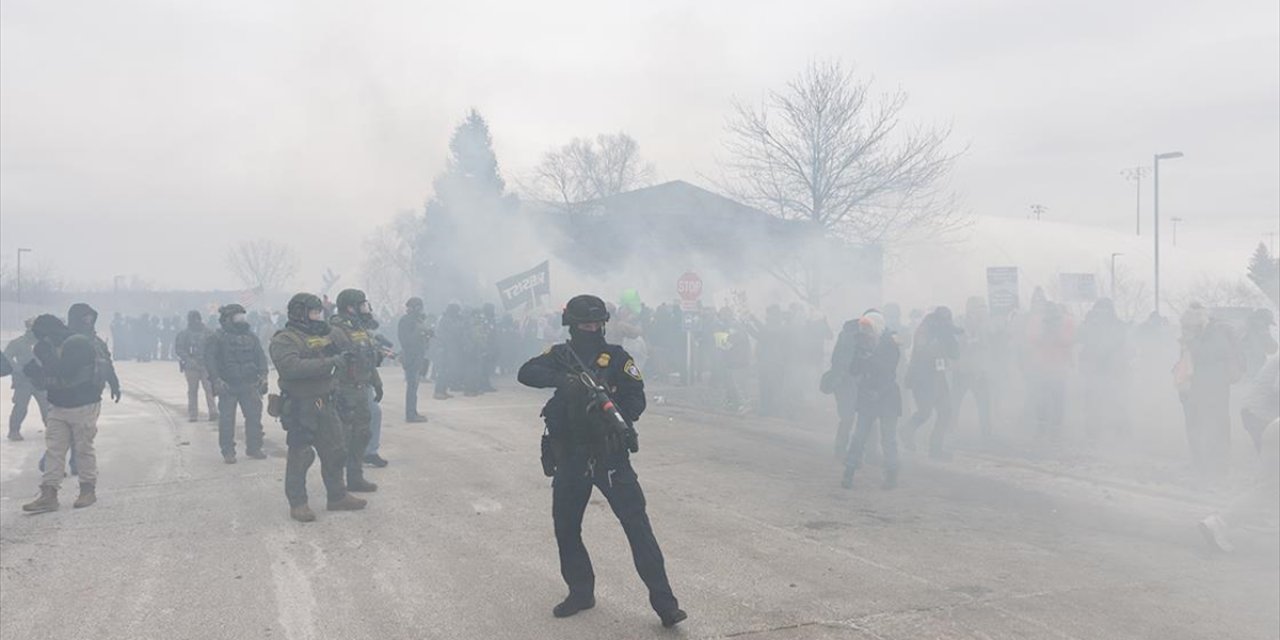 ABD'nin Minnesota Eyaletinde Protestocular İle ICE Ekipleri Arasında Arbede Çıktı
