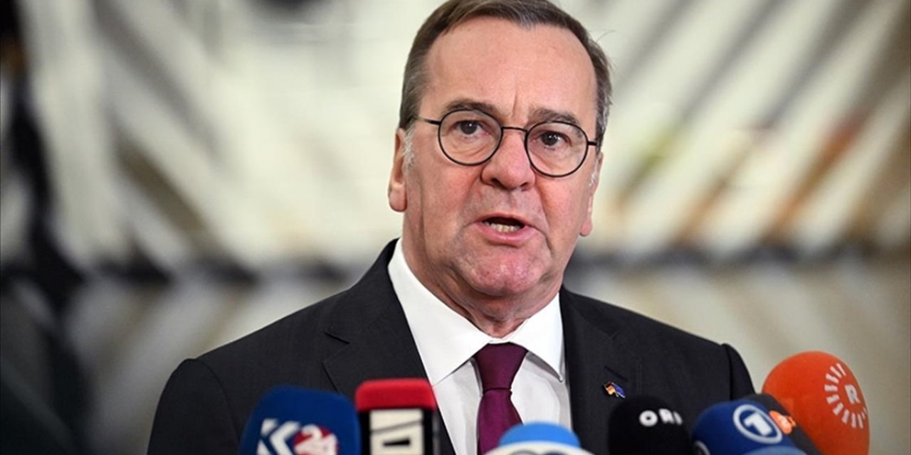 Almanya Savunma Bakanı Pistorius, ABD'nin Grönland'a İlişkin Emellerini "Güç Oyunu" Olarak Nitelendirdi