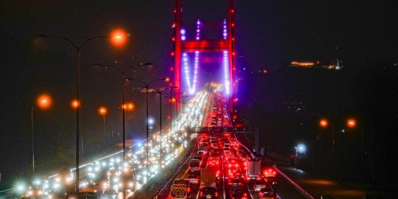 İstanbul'da Akşam Saatlerinde Trafik Yoğunluğu Yüzde 87'ye Çıktı