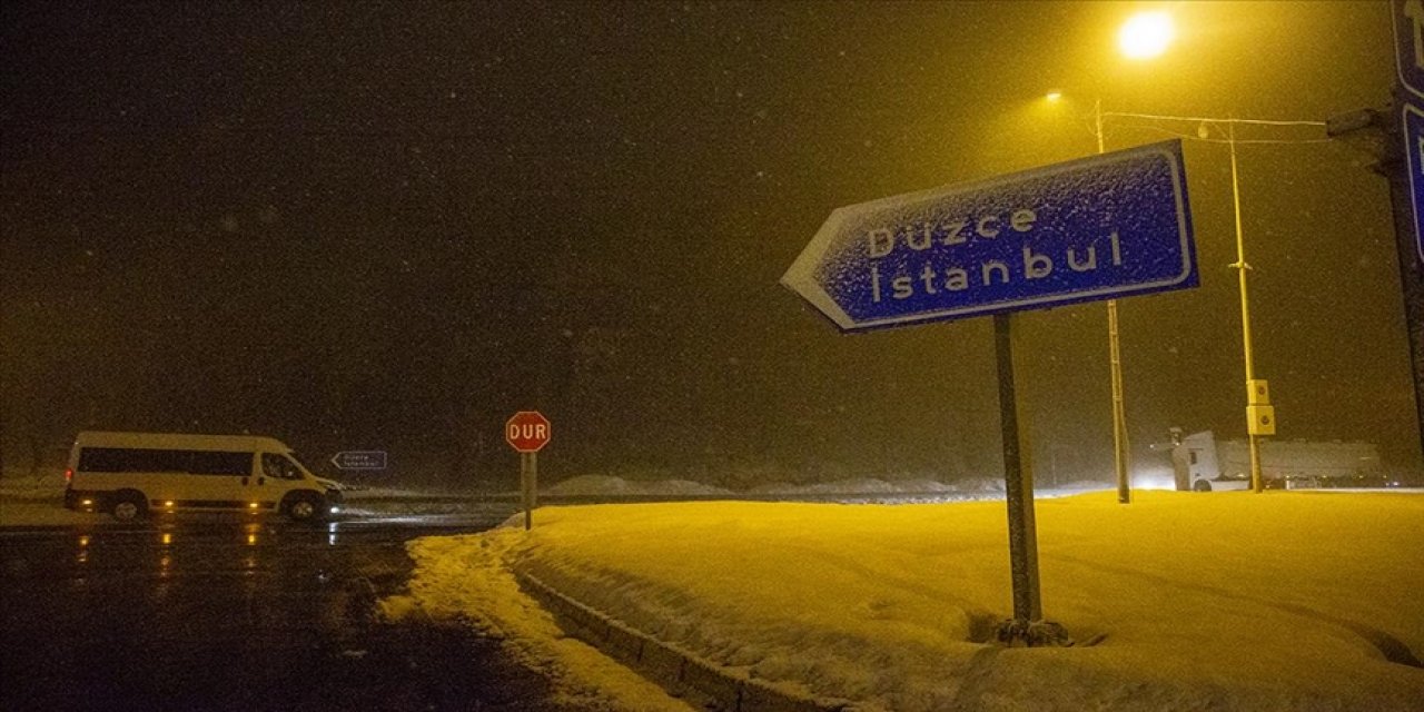 Bolu Dağı ve Trakya'da Kar Yağışı Etkili Oluyor
