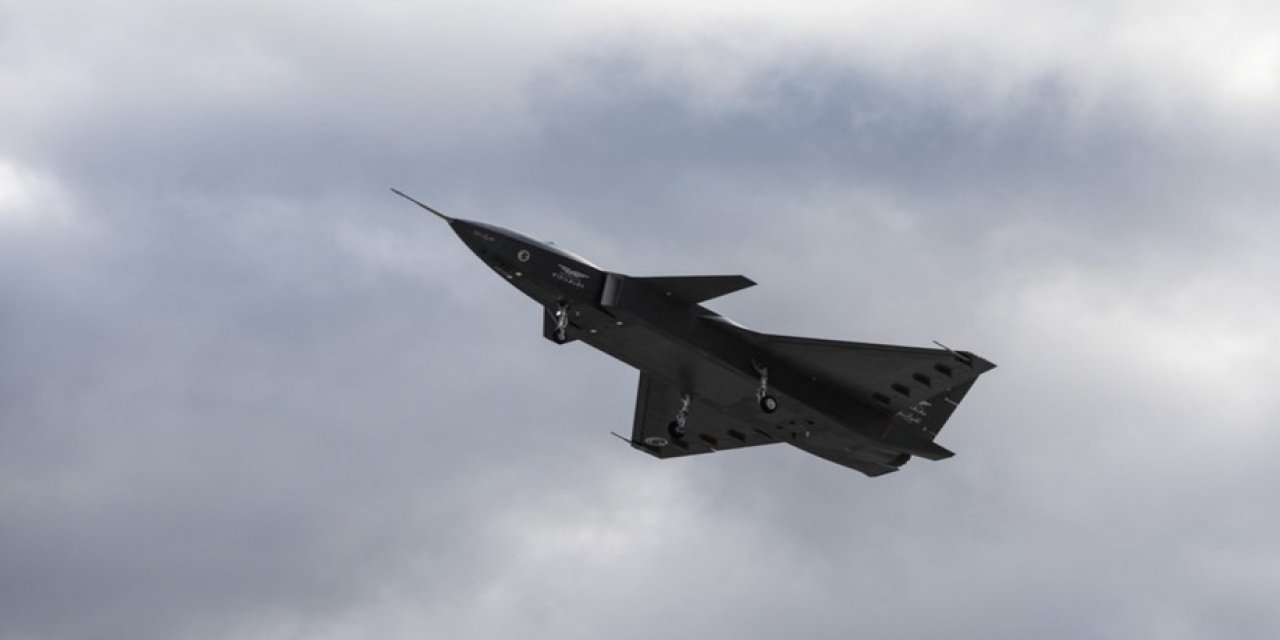 Bayraktar KIZILELMA, Savaş Uçağını Yakaladı!