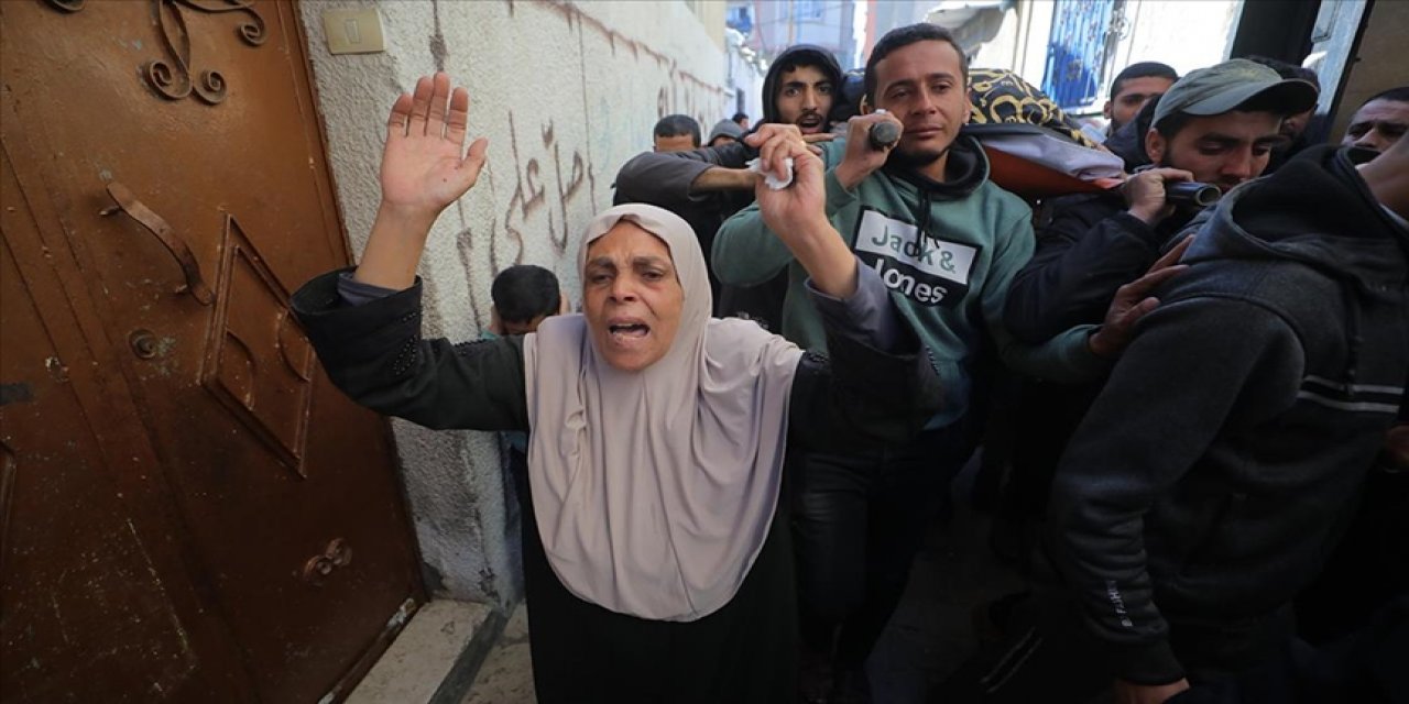 İsrail'in, Gazze Şeridi'ne Saldırılarında Can Kaybı 71 Bin 548'e Yükseldi