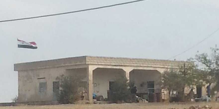 Suriye Ordusu Kobani'de sınır kapısına Suriye bayrağını astı