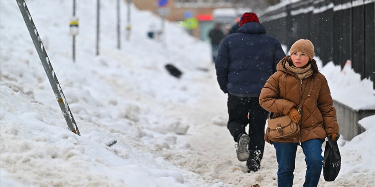 Rusya'nın Kamçatka Yarımadası'nda Son 30 Yılın En Yoğun Kar Yağışı Yaşanıyor