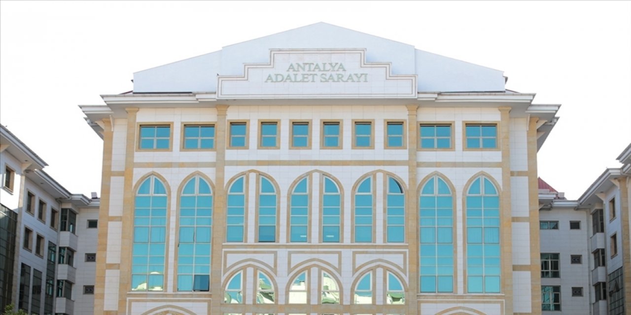 Antalya Büyükşehir Belediyesi Şirketine Yönelik Operasyonda Gözaltına Alınan 5 Zanlı Tutuklandı