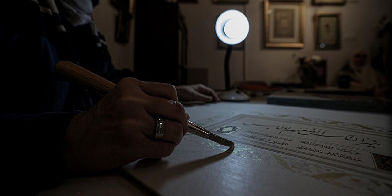 Gazete Haberinden Etkilenerek Başladığı Tezhip Sanatını Geleceğe Taşımak İçin Çalışıyor