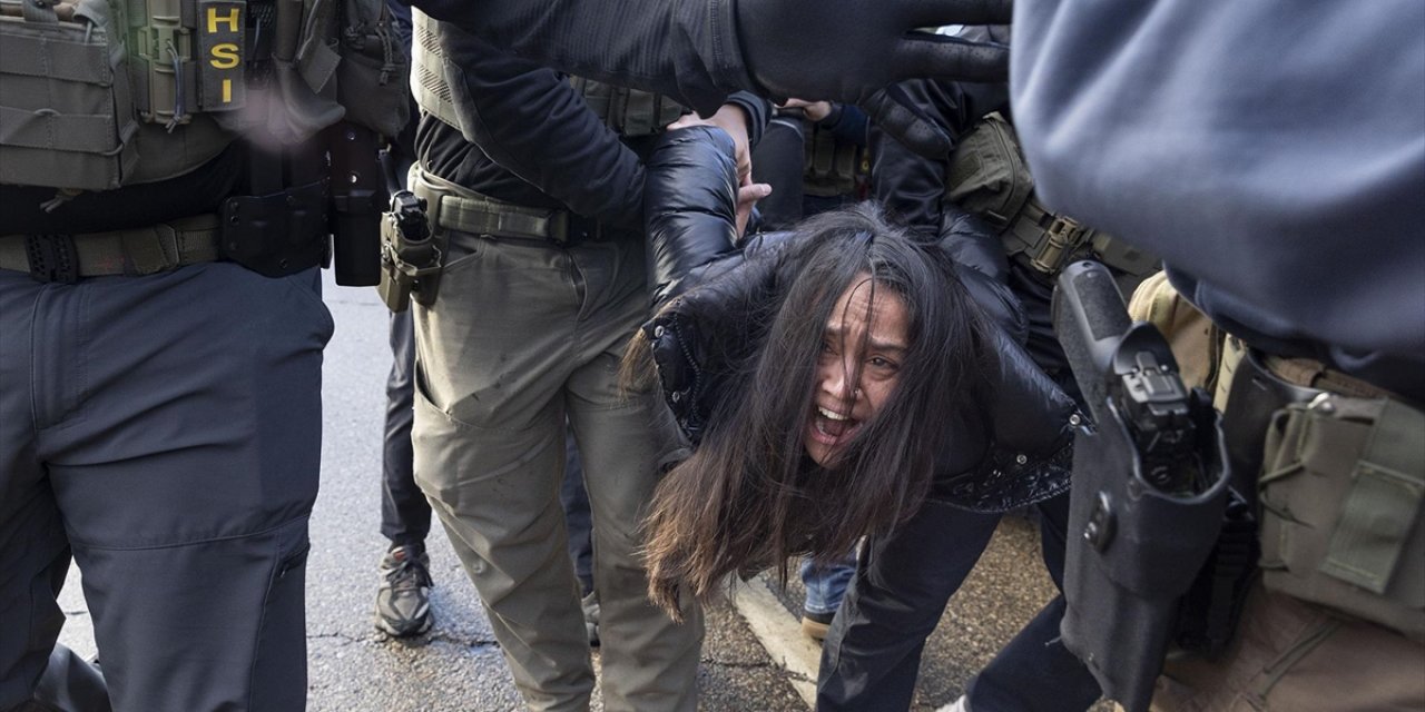 ABD İç Güvenlik Bakanı, Minneapolis'te 10 Binden Fazla Düzensiz Göçmenin Gözaltına Alındığını Açıkladı