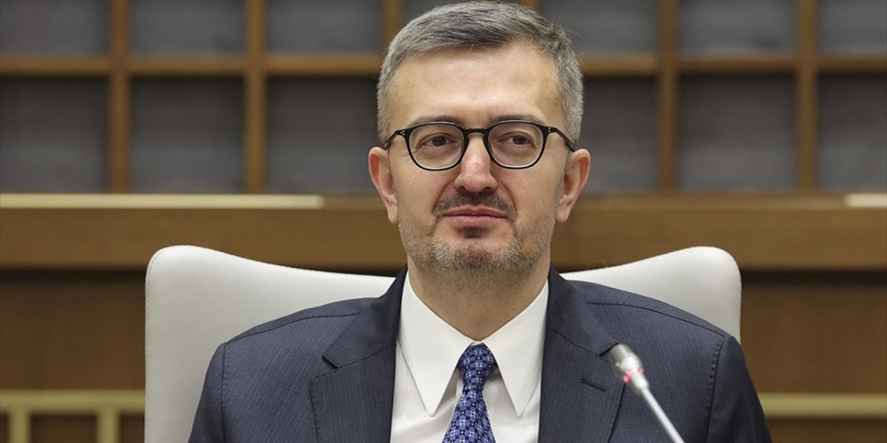 İletişim Başkanı Duran'dan Sınır Hattında Terör Örgütü YPG Yandaşlarının Türk Bayrağına Saldırısına İlişkin Açıklama