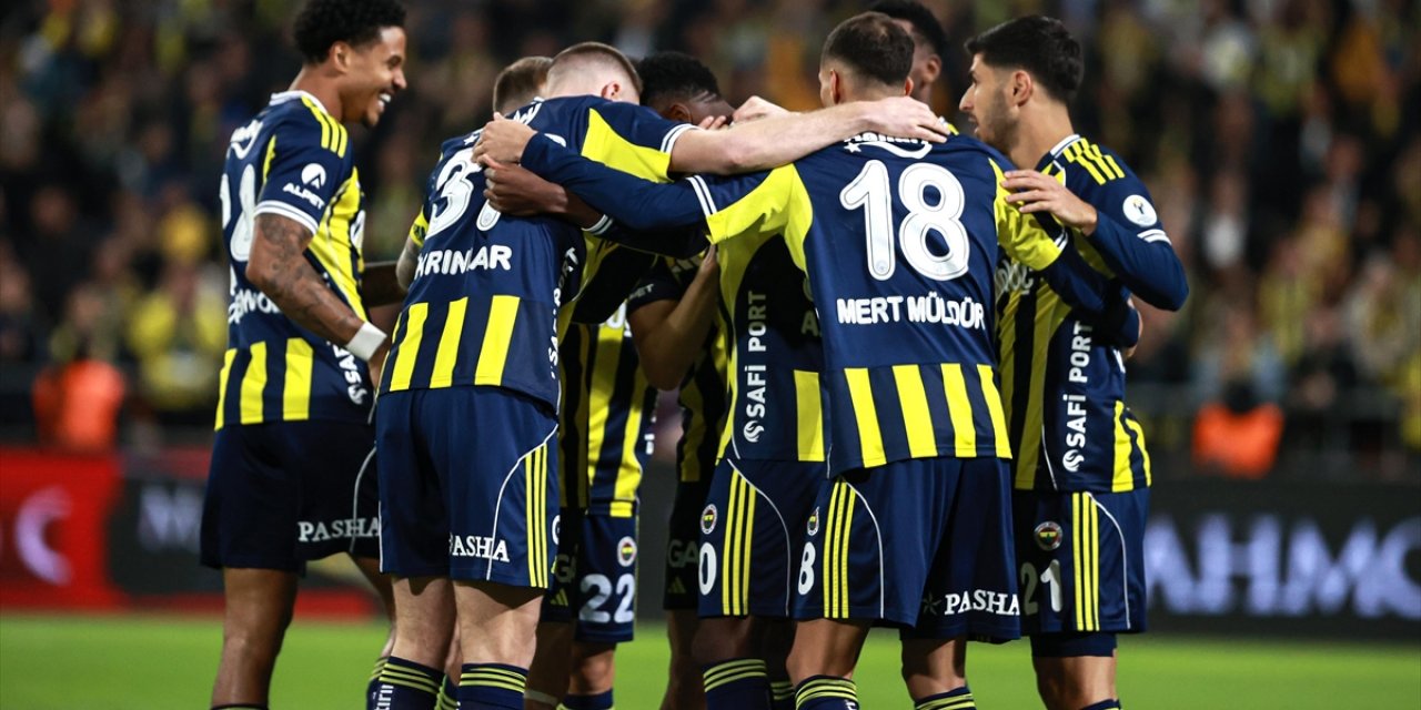 Fenerbahçe, Uefa Avrupa Ligi'nde Yarın Aston Villa'yı Konuk Edecek