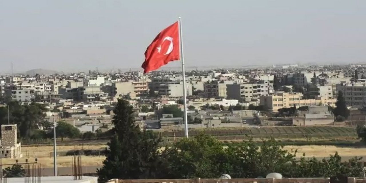 Ünlü İsimler Sessiz Kalmadı! Türk Bayrağına Yapılan Hain Saldırıya Tepki