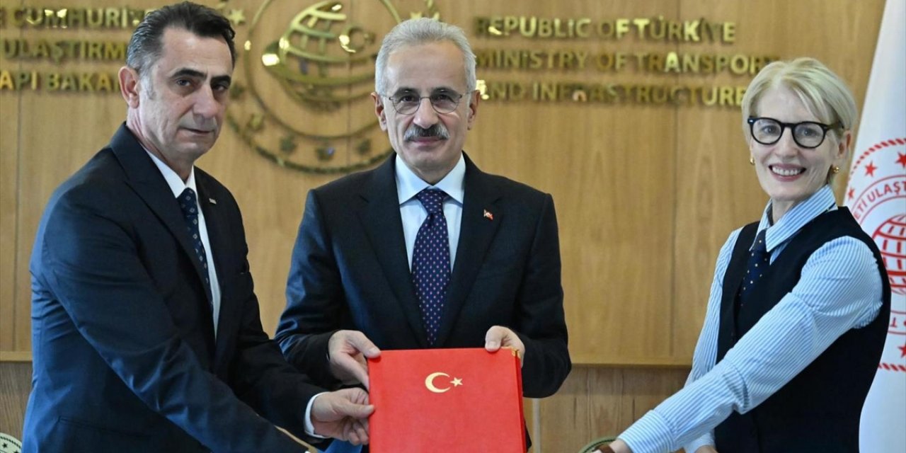 Hidrojen Yakıtlı Tren İçin Türkiye ve İngiltere Arasında İmzalar Atıldı