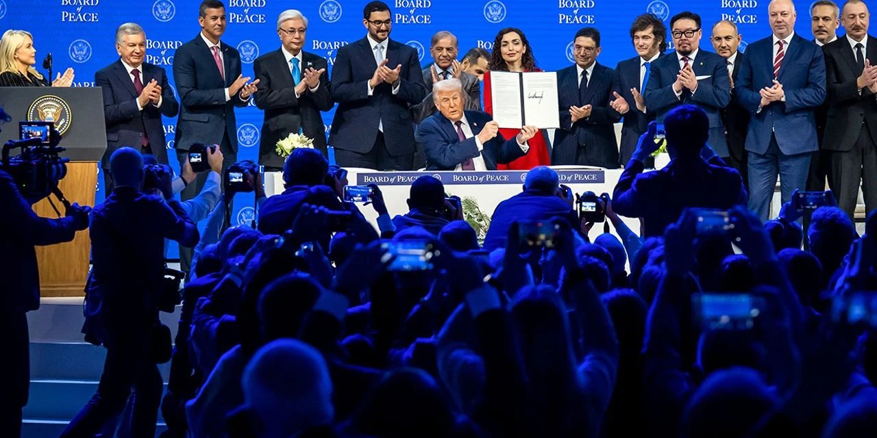 Barış Kurulu'nun Kuruluş Sözleşmesi Davos'ta İmzalandı