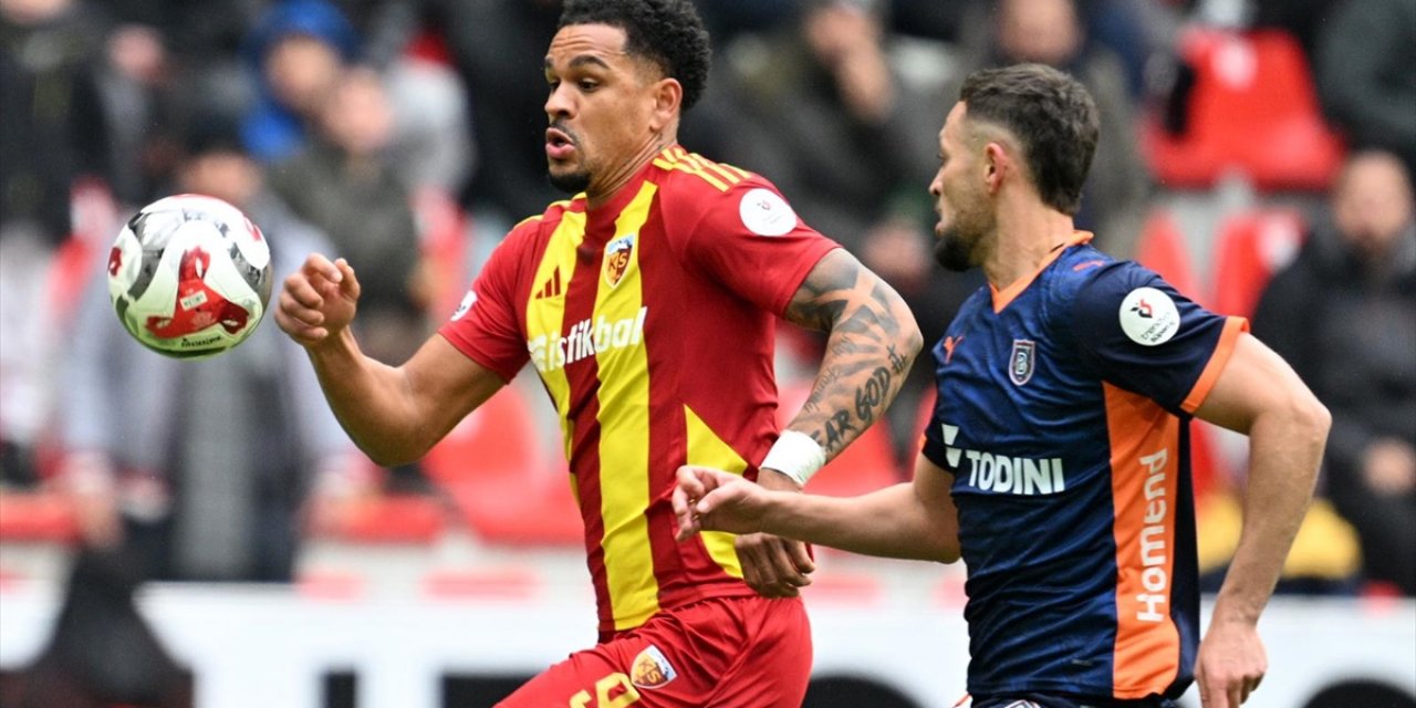 Başakşehir, Süper Lig'de Yoluna "Doludizgin" Devam Ediyor