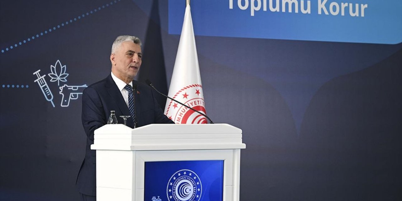 Ticaret Bakanı Ömer Bolat: 2025'te 8 Milyon 400 Bin İhracat ve İthalat Konteyneri Gümrüklerimizden Geçiyor
