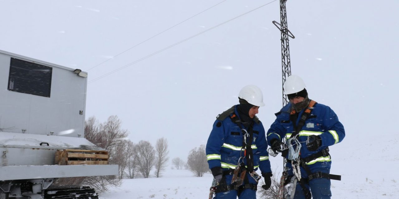 Çedaş, Bakım ve Yatırım Çalışmalarını Tüketicileri En Az Etkileyecek Şekilde Planlıyor