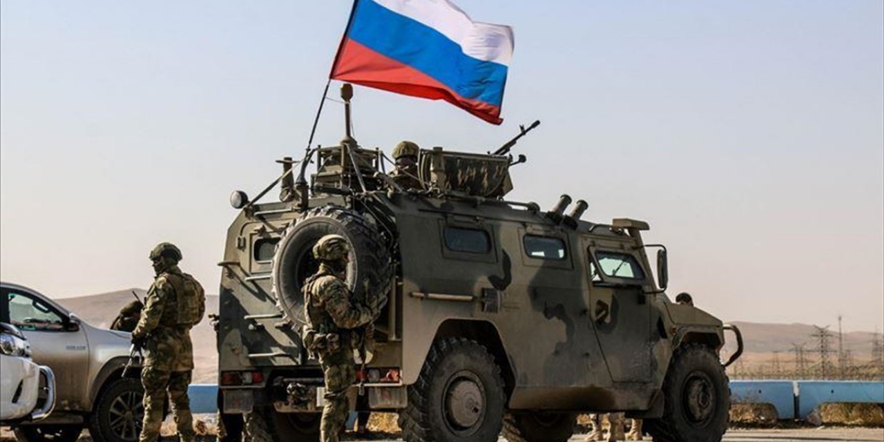 Rusya, Suriye'nin Kamışlı Bölgesindeki Askeri Üssünden Personel ve Teçhizatını Taşıyor