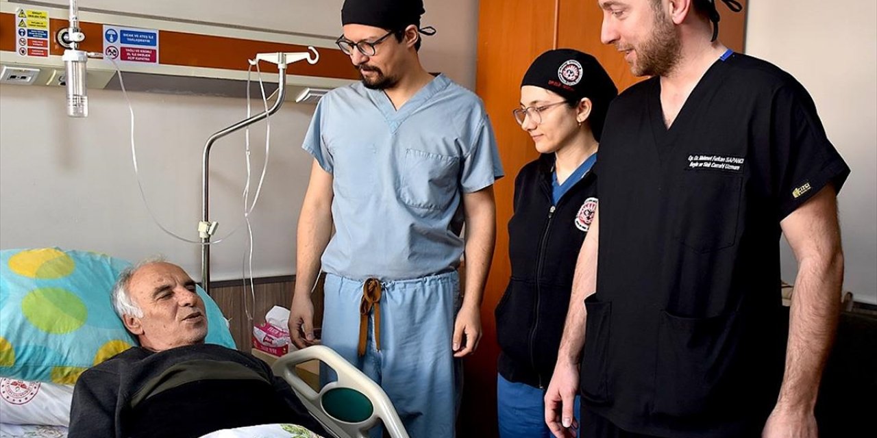 Bitlis'te 66 Yaşındaki Hasta Kapalı Yöntemle Yapılan Omurga Ameliyatıyla Sağlığına Kavuştu