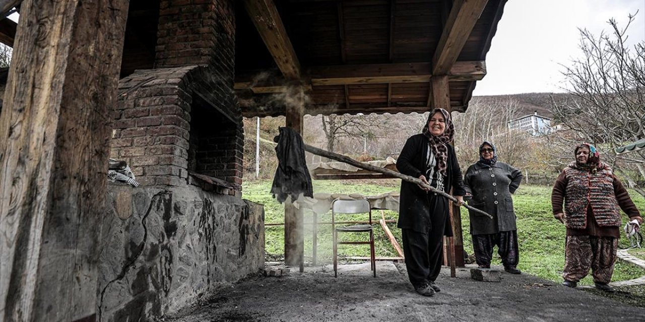 Bursalı Kadınlar Geleneksel Ürünleri Gelire Dönüştürdü