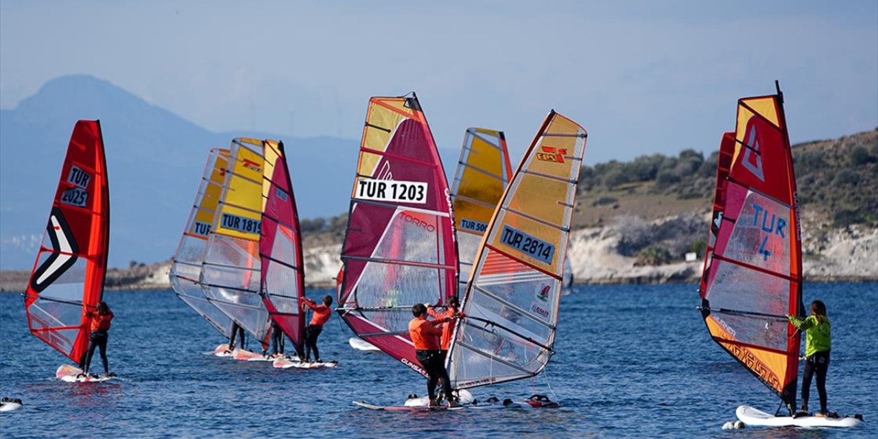 Foça'nın Rüzgarı Hem Spor Hem Turizm İçin Esiyor
