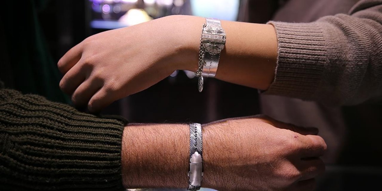 Kadınların Gözdesi Diyarbakır'ın Tescilli "Hasır Bileziği" Erkekler İçin Uyarlandı