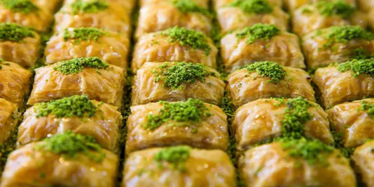 Baklavanın Bilinmeyen Tarihi: İlk Kim Yaptı, 'klasik' Olanı Hangisi?
