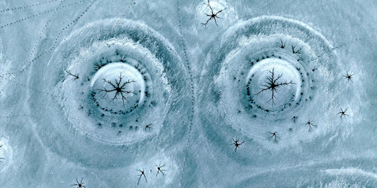 Gümüşören Barajı'nda Soğuğun Etkisiyle Oluşan ve Göz Bebeklerine Benzeyen Buz Oluşumları Görüntülendi