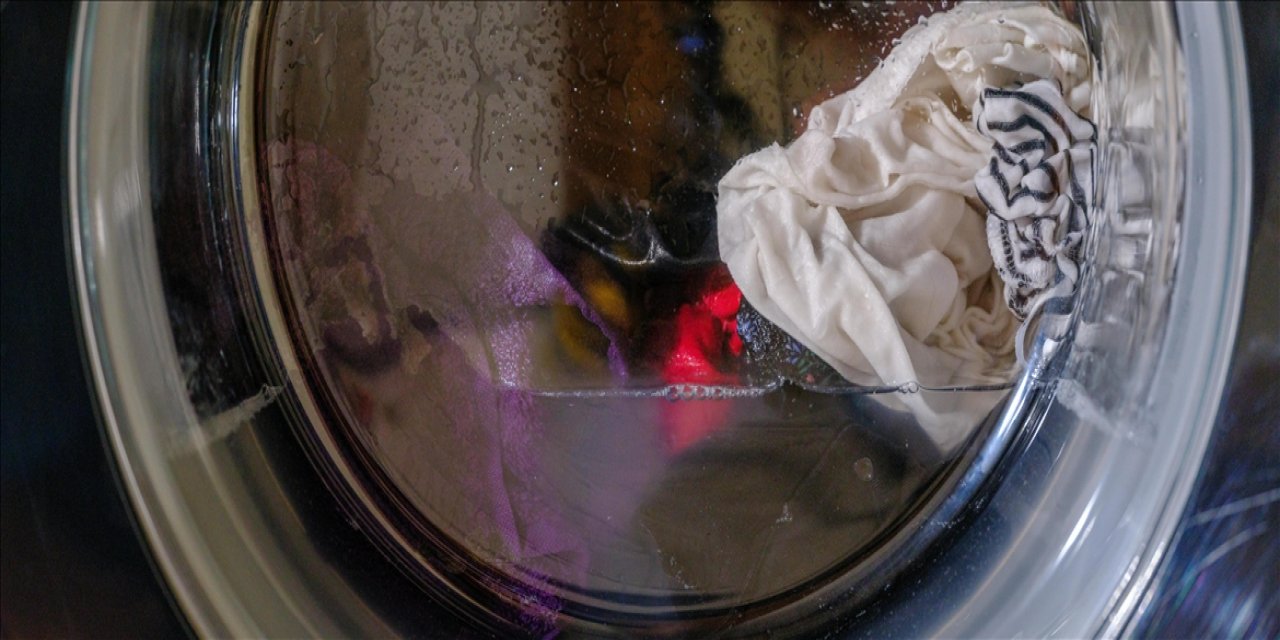 Çamaşır Yıkama Suyundaki Mikroplastikler Yenilenebilir Enerjiye Kaynak Oldu