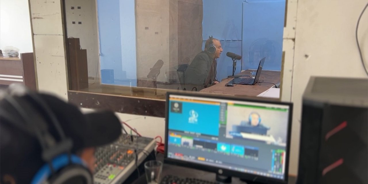 Gazze Şeridi’nde Yerel Radyolar, Enkaz Altından Yeniden Yayınlarına Başladı