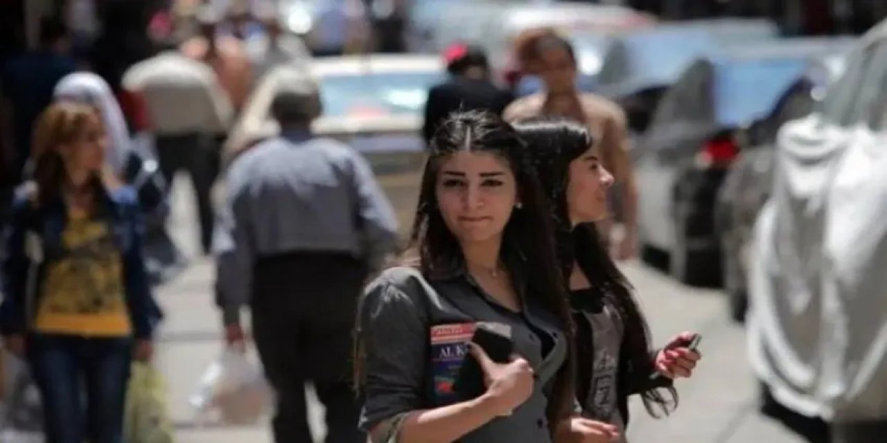 Suriye'de Kadınlara Makyaj Yasağı! Valilikten ‘Yasak Değil’ Savunması…