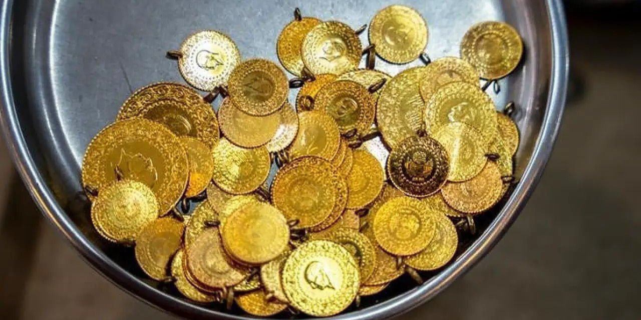 Ons Altında Öngörülemez Yükseliş Devam Ediyor: Gram Altın 8 Bini Aştı!