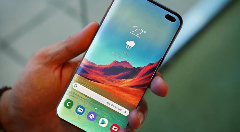 SAMSUNG, GALAXY S10'UN HERHANGİ BİR PARMAK İZİYLE AÇILABİLDİĞİNİ DOĞRULADI: GÜVENLİK AÇIĞINI KAPATACAĞIZ