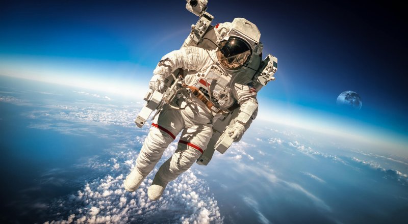 NASA ÖNCÜLÜĞÜNDE İLK KEZ SADECE KADINLARDAN OLUŞAN BİR ASTRONOT EKİBİ UZAY YÜRÜYÜŞÜNÜ TAMAMLADI
