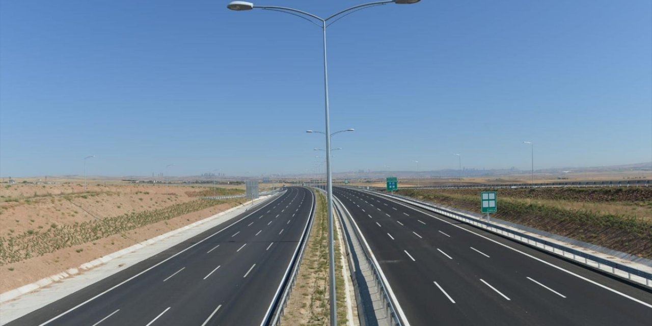 Bölünmüş Yol Ve Otoyollar Sayesinde 768 Milyon Saat Tasarruf Sağlandı