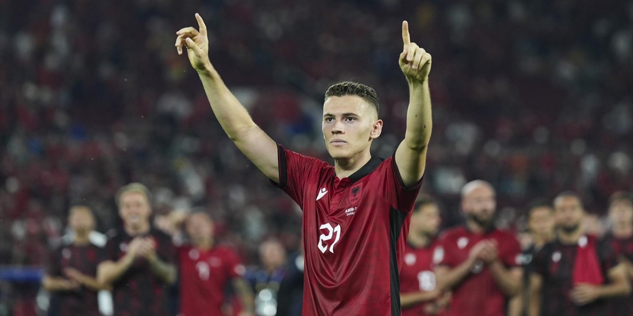 Asllani, Beşiktaş İçin İstanbul'a Geliyor