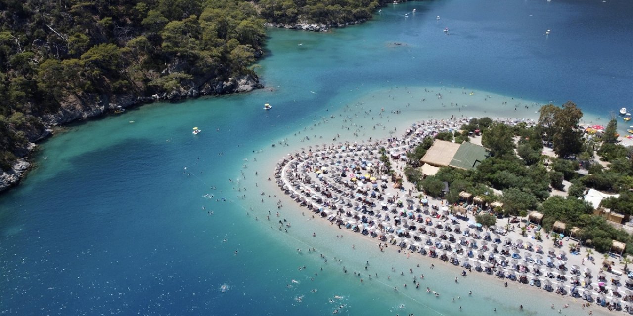 Türkiye'nin Turizm Geliri 2025'te 65,2 Milyar Dolar Oldu